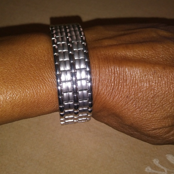 💜💜FINAL SALE!! FINAL💜💜 Stainless Steel Bangle - Picture 3 of 6